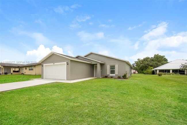 Photo - 154 NW Curtis St