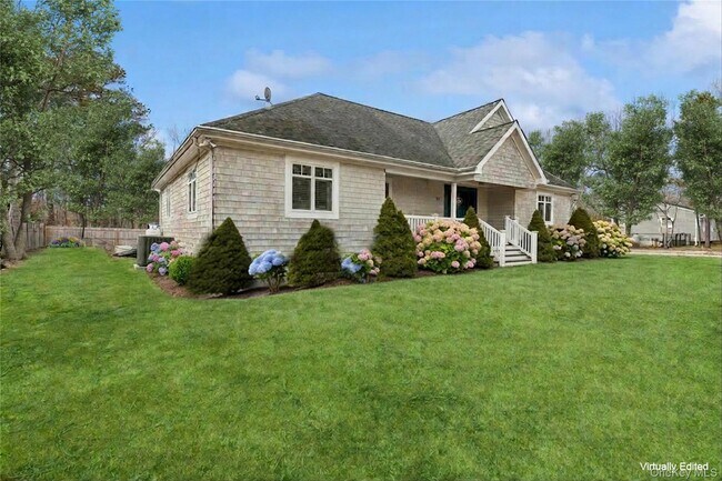 10 Foxboro Rd