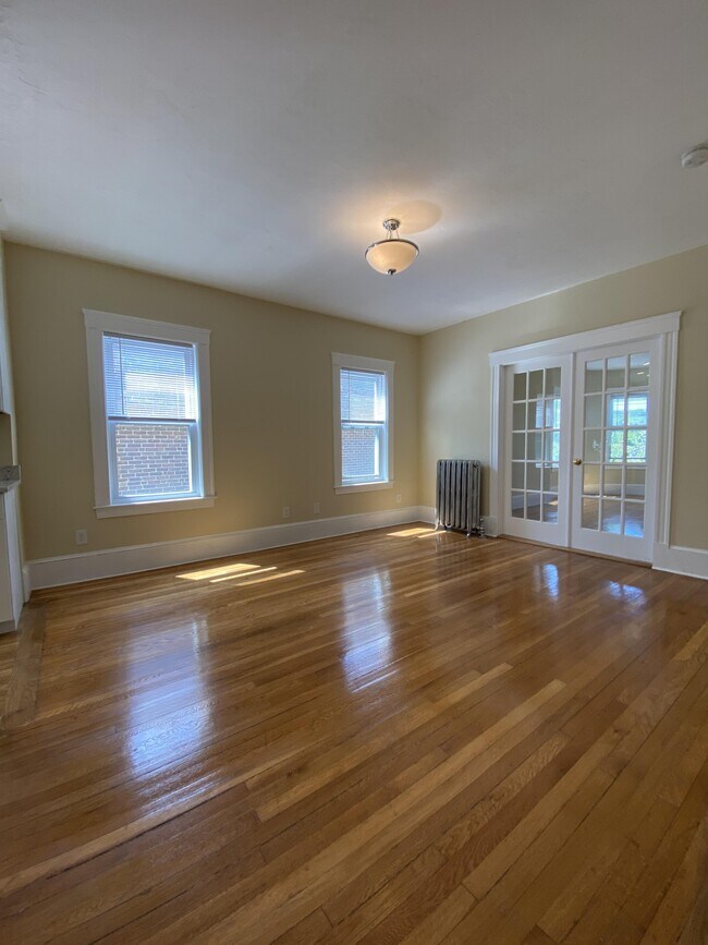 Photo - 303 Tappan St Unidad 2