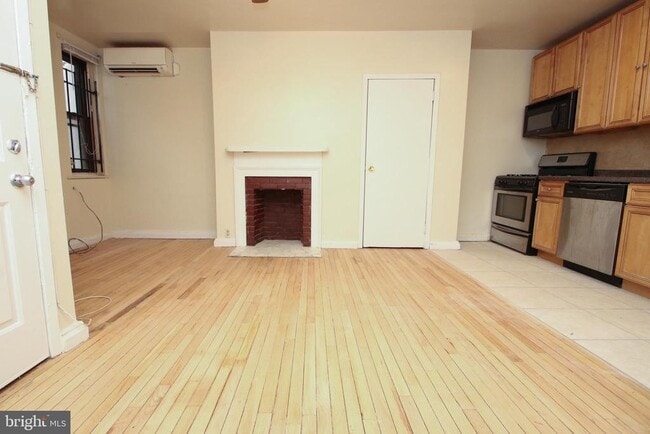 Photo - 320 S 15th St