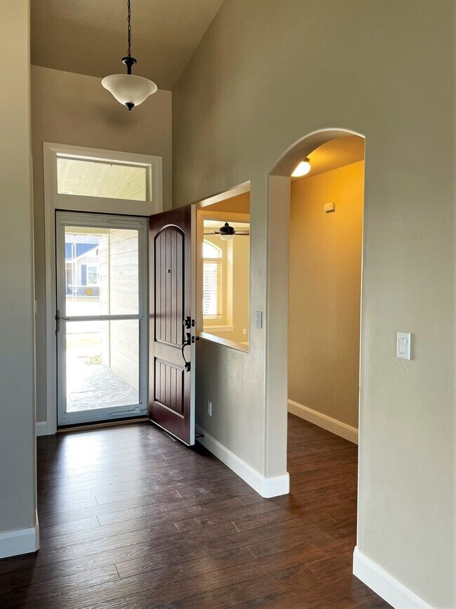 Photo - Beautiful 2 bed, 2 bath home with office/3rd bedroom in Eagle just off State and Linder in the Pr...