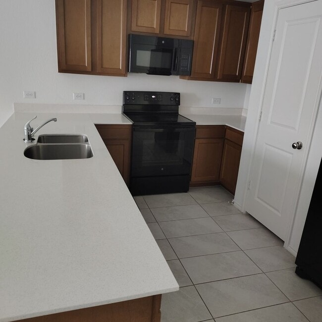 Photo - 142 Plumcove Dr