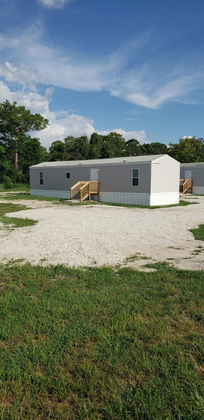 Photo - 17020 Meridian Blvd House