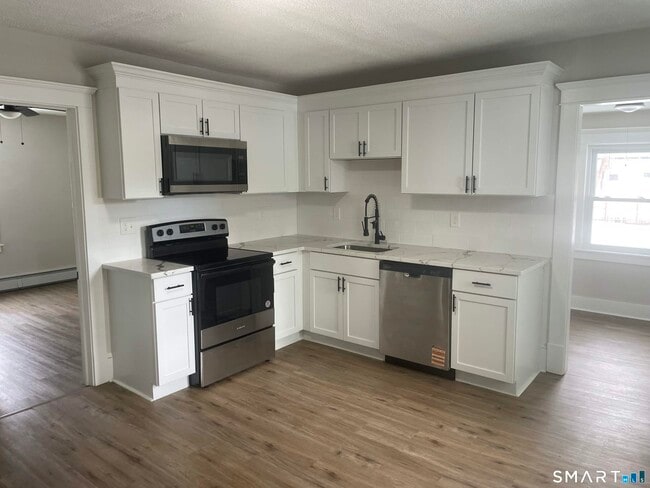 Building Photo - 82 Windsor St Unit 1