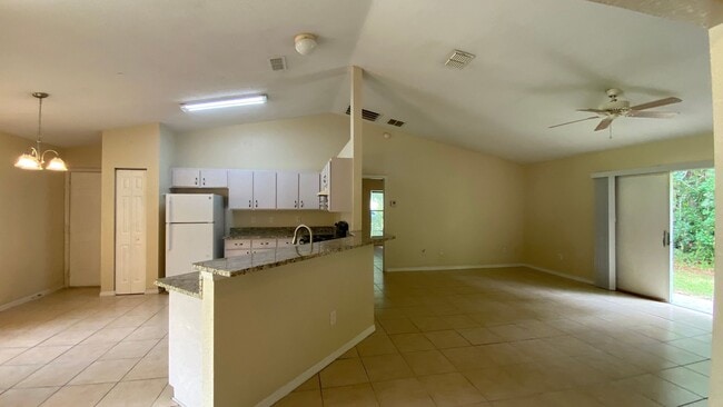 Photo - 523 Silver Way Dr