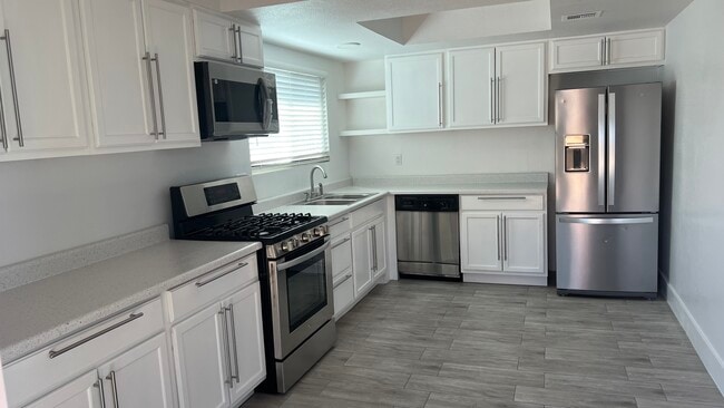 Photo - 2667 McLeod Dr