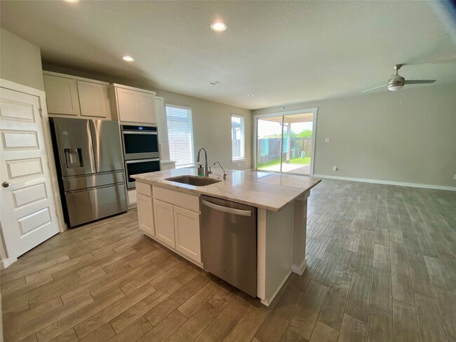 Photo - 28503 Hannahs Harbor Ln