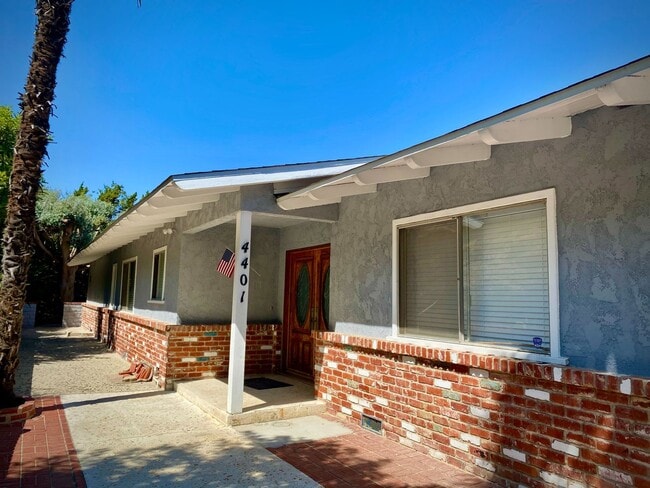 INCREDIBLE 5 BEDROOM 4 BATH HOUSE - INCREDIBLE 5 BEDROOM 4 BATH HOUSE