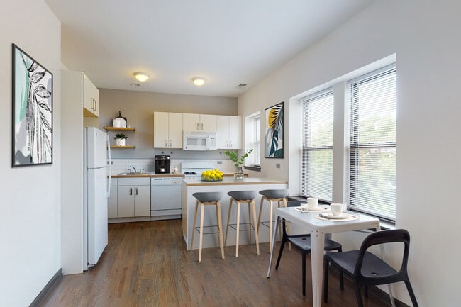 Kitchen - 5300 S. Drexel Avenue Apartments