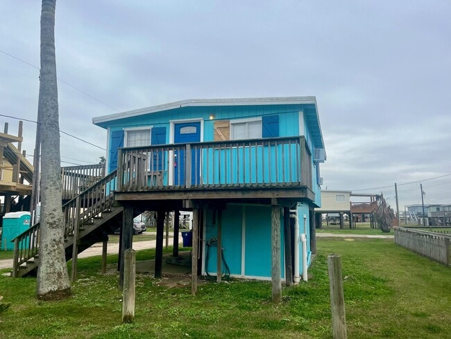 Photo - 414 Caisson St