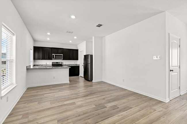 Photo - 6009 Cooper Cash