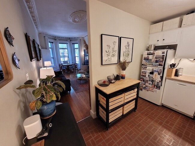 Photo - 30 Holyoke St Unit 2