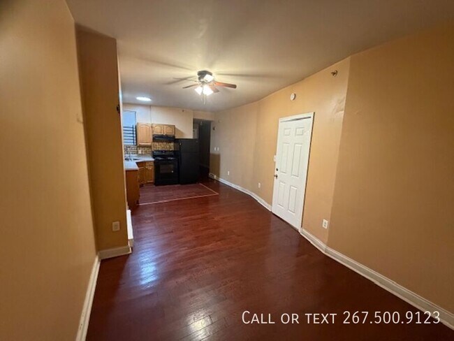 Building Photo - 729 N 43rd St Unit 1