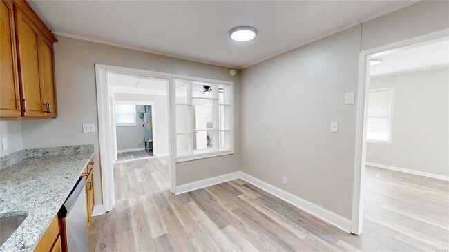 Photo - 1003 Geneva St