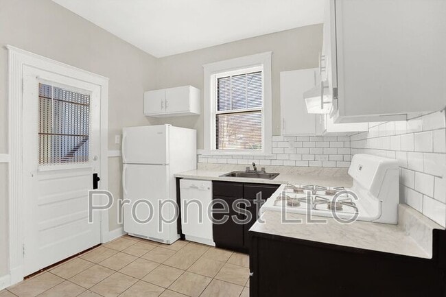 Building Photo - 312 S Cleveland St Rental