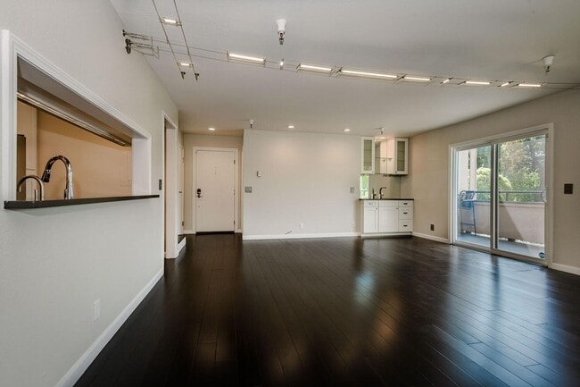 Photo - EPIC REA:End-Unit & Top 2 Floor (Penthouse... Unidad 206