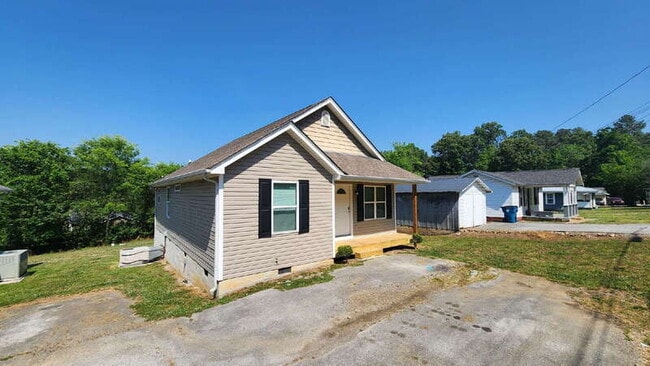 Building Photo - 110 2nd St