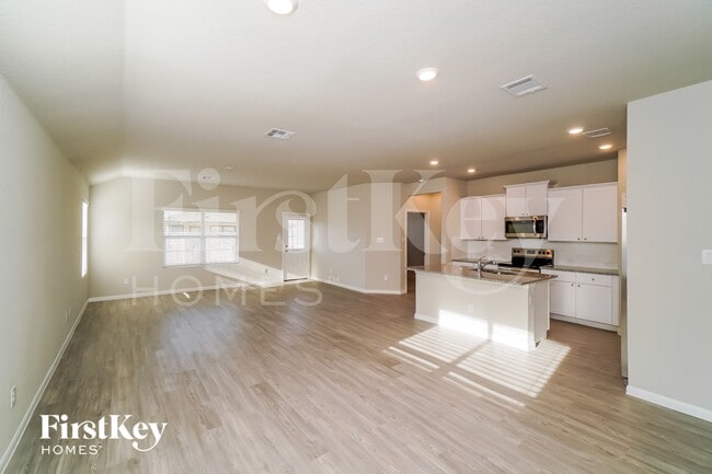 Photo - 2704 La Mundial St