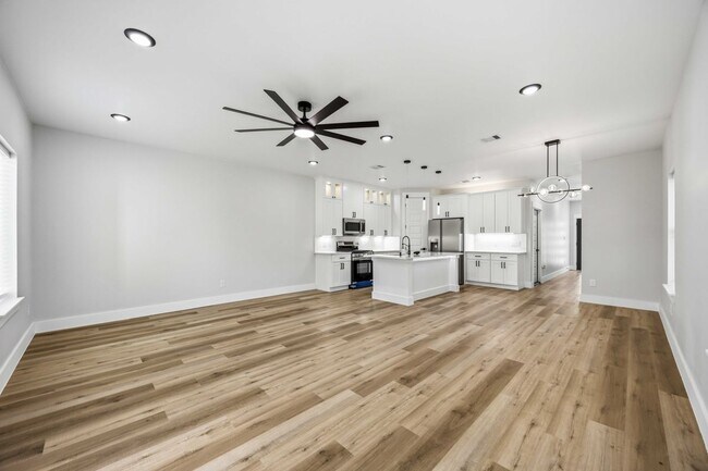 Photo - 1084 Junell St Unidad A