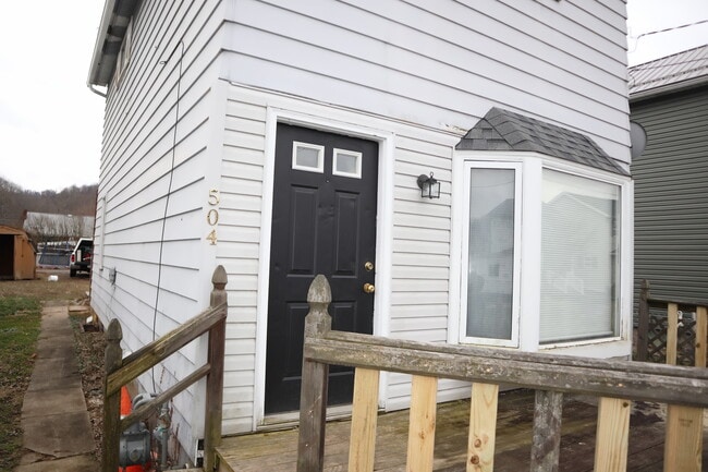 Photo - 504 Underwood Ave