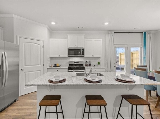 Photo - 2457 Bayberry St