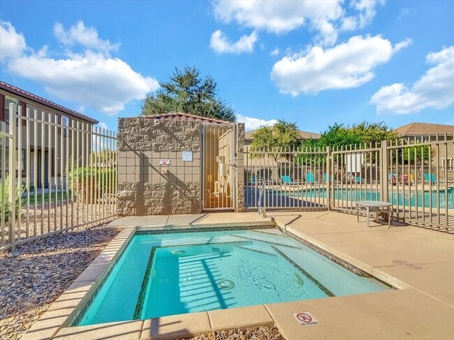 Photo - 1330 S Aaron