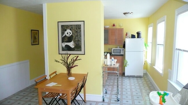 Photo - 134 Chapin Ave Unit #3