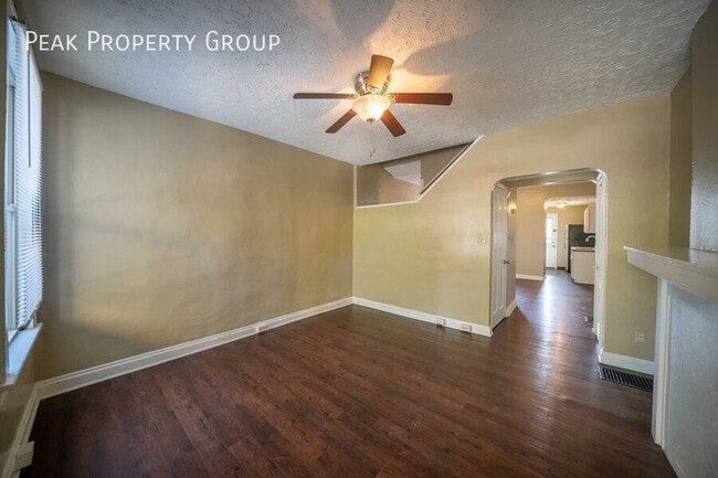 Photo - 424 E Mithoff St
