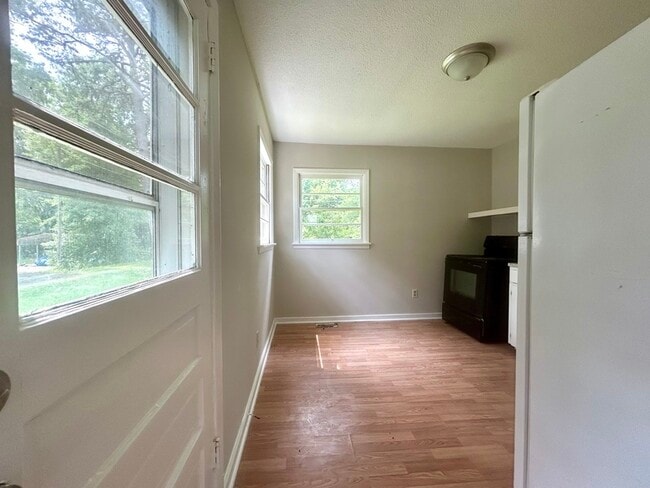 Photo - 1648 Amhurst St
