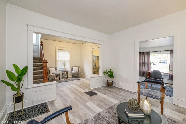 Photo - 3 Bedroom Large House for Rent