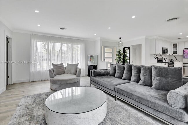 Photo - 4117 McKinley St