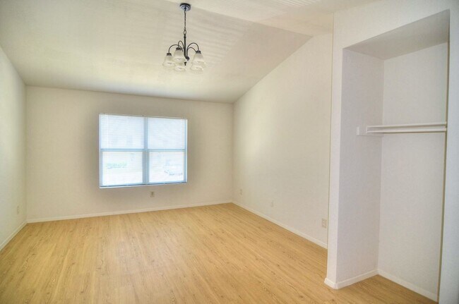Photo - 2194 Aspen Dr