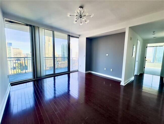 Photo - 3338 Peachtree Rd NE Unidad 2505