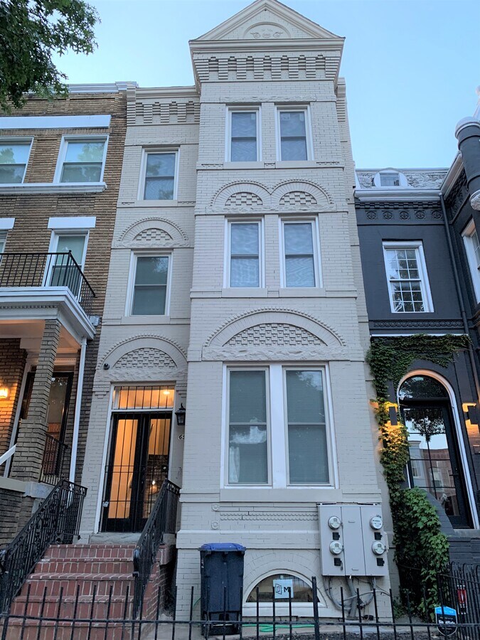 Photo - 69 New York Ave NW Unidad One
