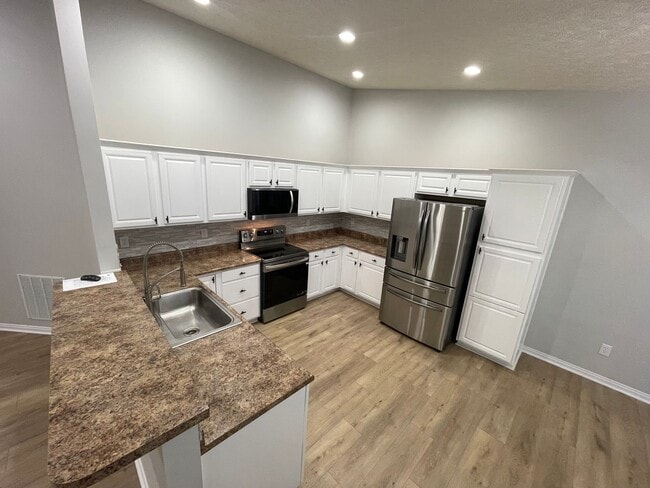 Photo - 3 Bedroom Home With Full Basement For Rent