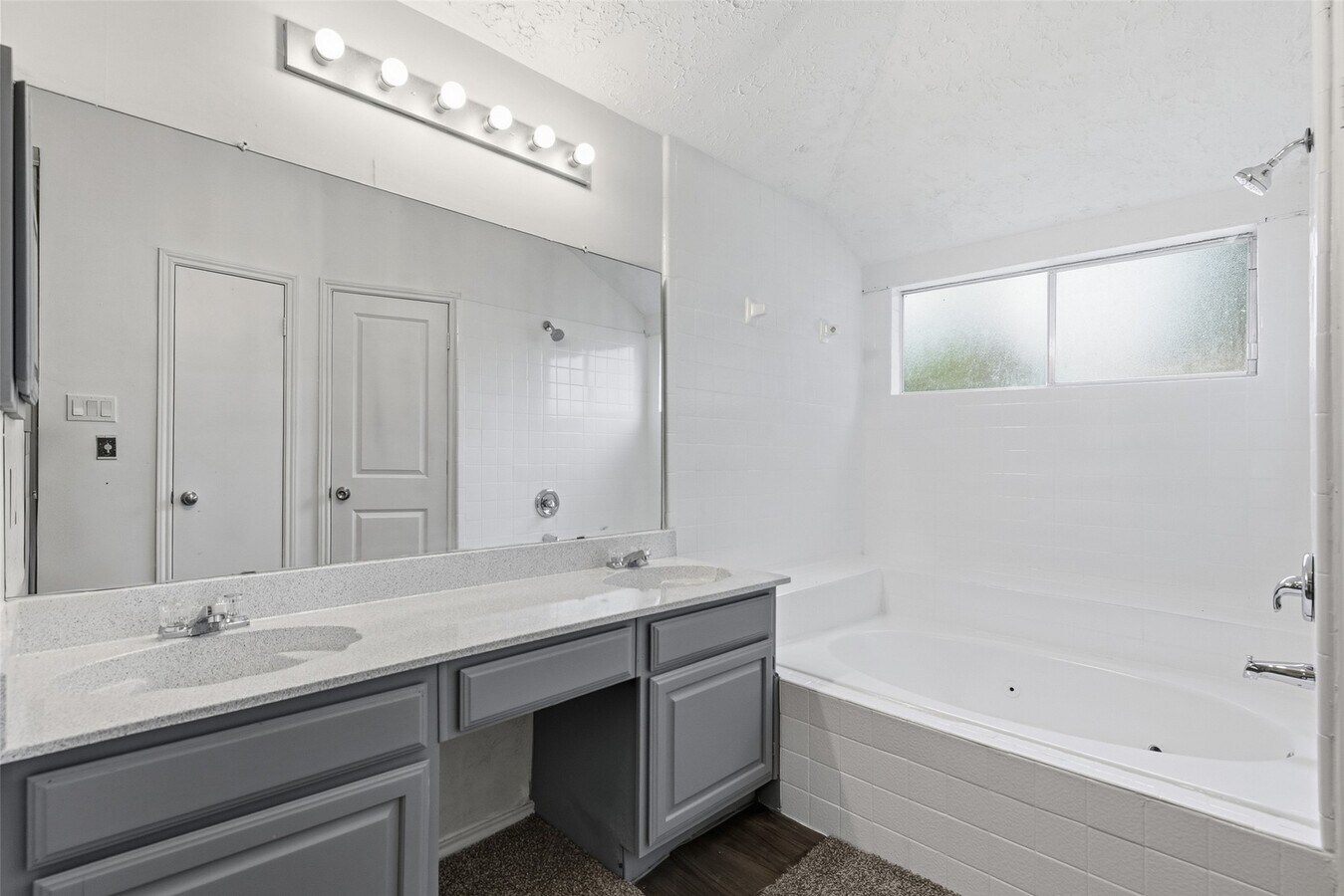 Photo - 16826 Carbridge Dr