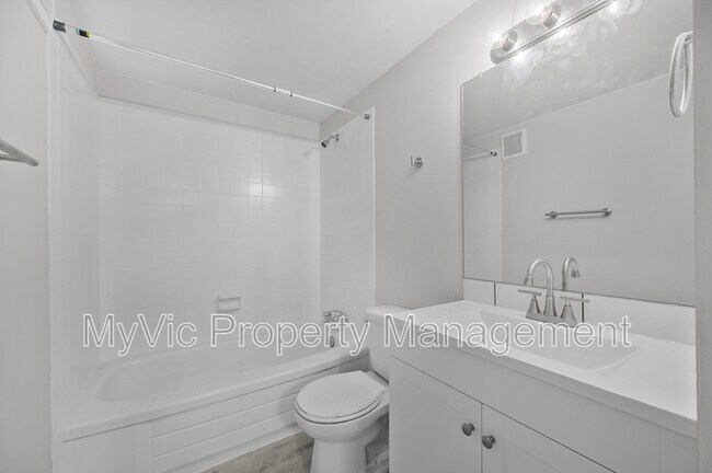 Photo - 10152-10158 158 St NW Unit One-Bedroom