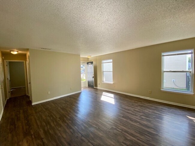 Photo - Wonderful 3 Bedroom 2 Bathroom Ranch Home ...