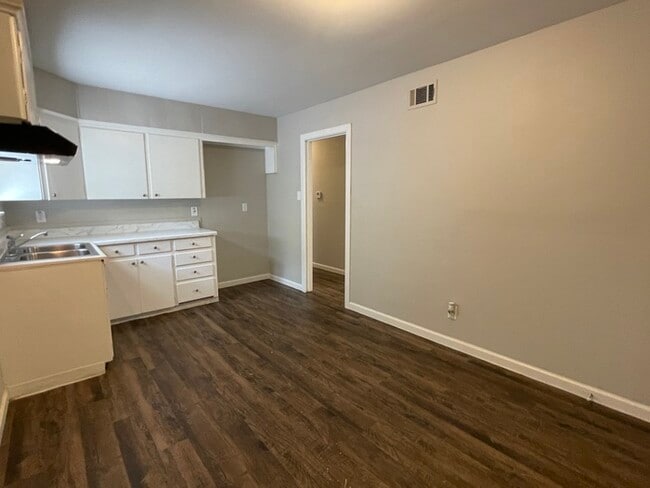 Photo - 7015 Eddy Ln