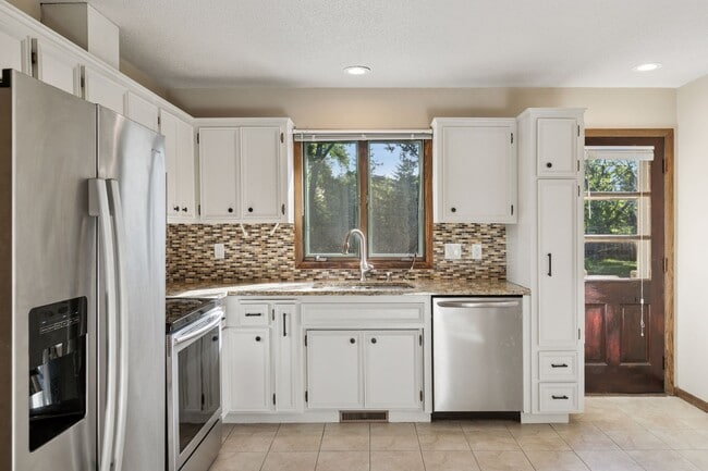 Photo - 7207 Heatherton Cir