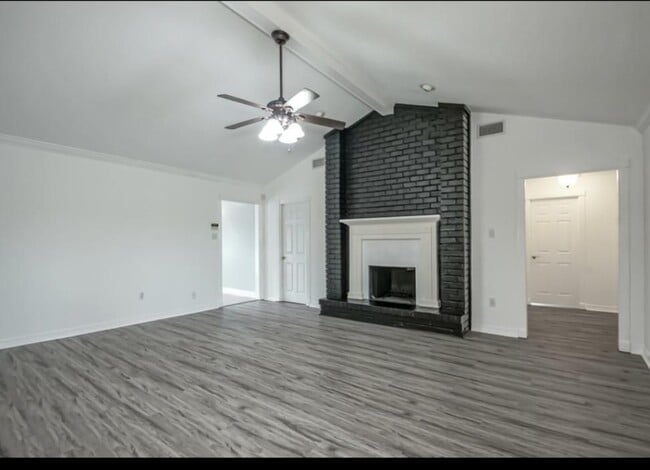 Photo - 41 Cabernet Dr