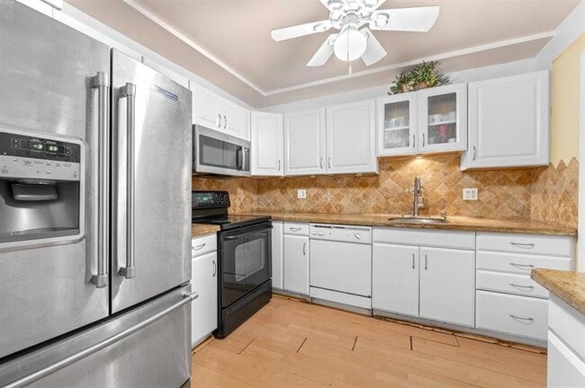 Building Photo - 628 NW 13th St Unit 11 Rental