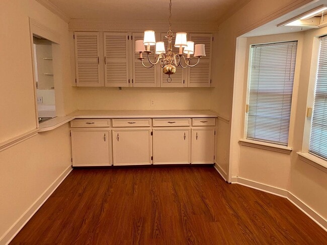 Photo - 212 Pimlico Pl