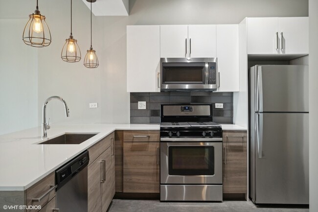 Photo - 1241 N Milwaukee Ave Unit 610