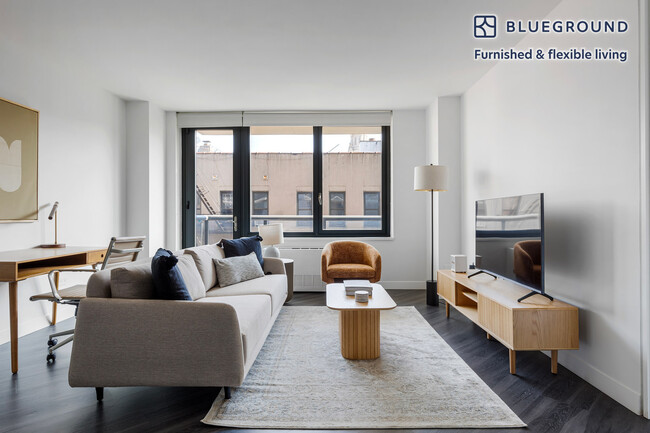 Building Photo - 250 E Houston St Rental