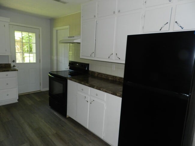 Photo - 204 Dyer Dr