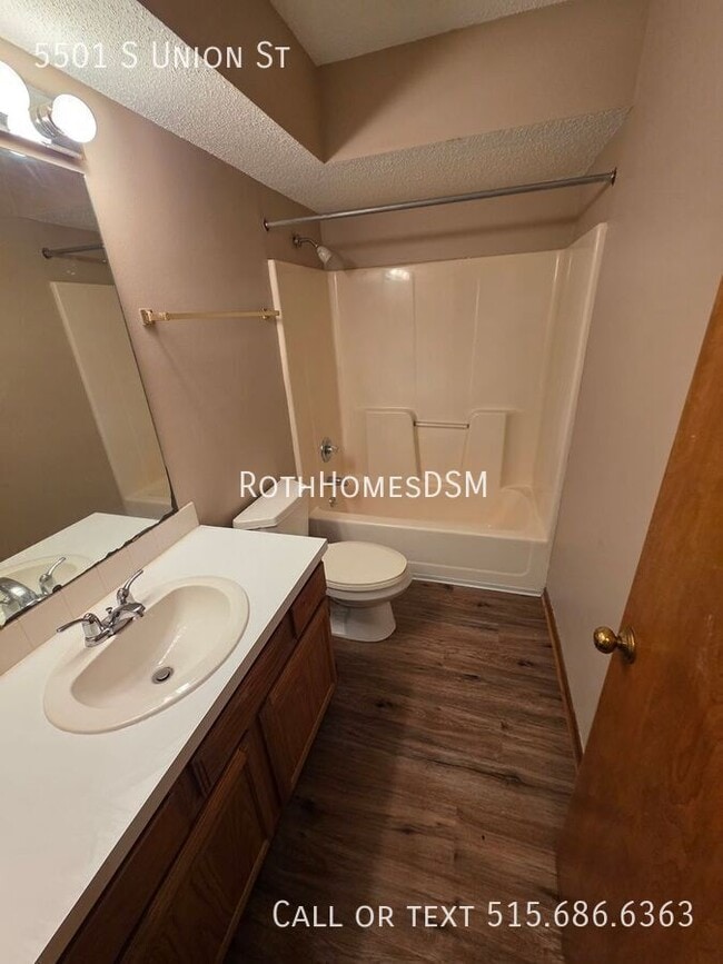 Photo - 5501 S Union St