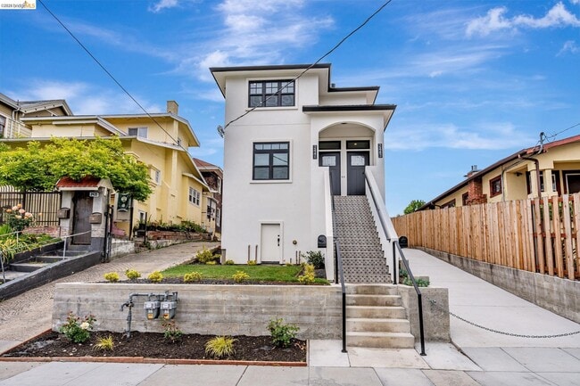 Building Photo - 2443 13th Ave