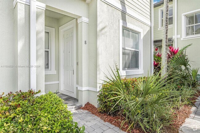 Building Photo - 2853 SE 1st Dr Rental
