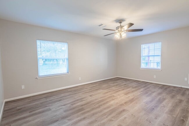 Photo - 4817 Van Fleet St